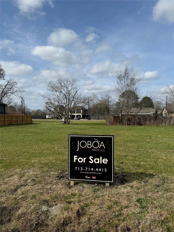 4909 Paula Street, Houston, TX 77033