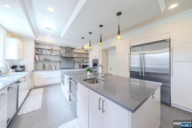 186 Hickory Lane, Closter, NJ 07624