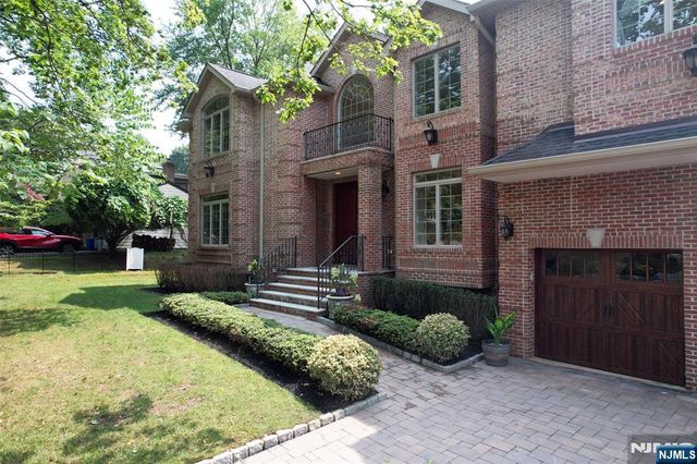 186 Hickory Lane, Closter, NJ 07624