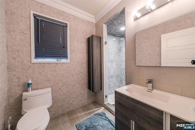 186 Hickory Lane, Closter, NJ 07624