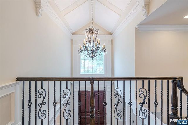 186 Hickory Lane, Closter, NJ 07624