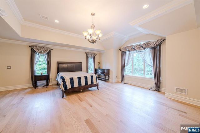 186 Hickory Lane, Closter, NJ 07624