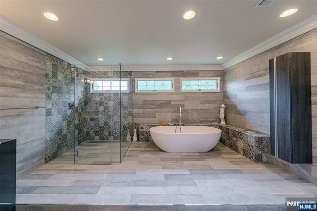 186 Hickory Lane, Closter, NJ 07624