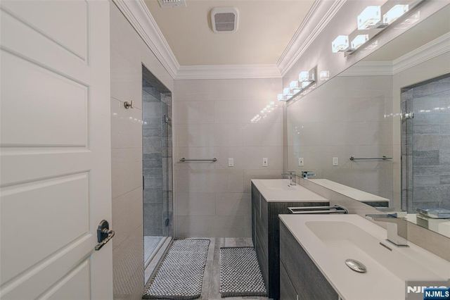 186 Hickory Lane, Closter, NJ 07624