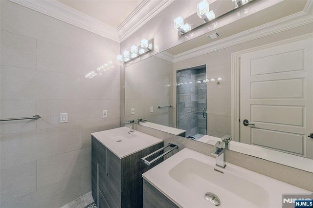 186 Hickory Lane, Closter, NJ 07624