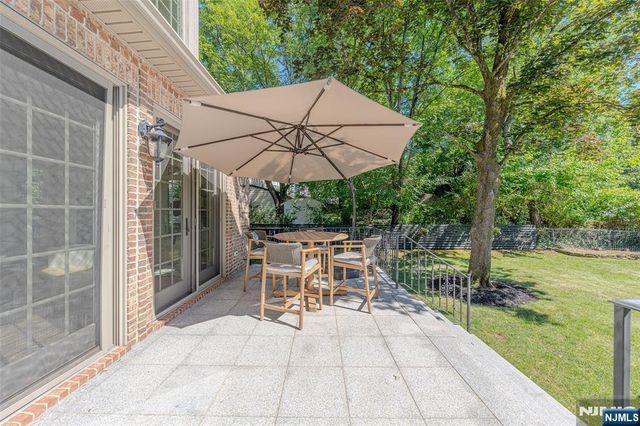 186 Hickory Lane, Closter, NJ 07624