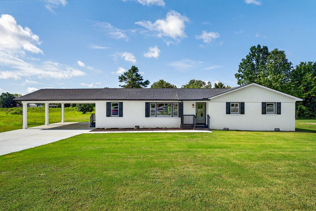 14 Simmons Cir, Fayetteville, TN 37334