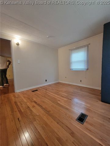 1216 Kanawha Street, Hansford, WV 25103