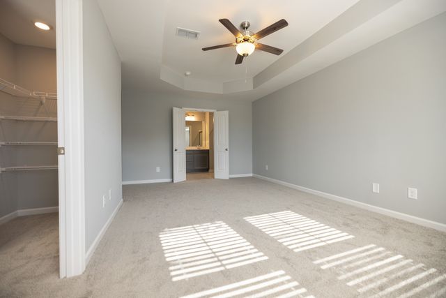 5740 Cloverwood Dr, Rockvale, TN 37153
