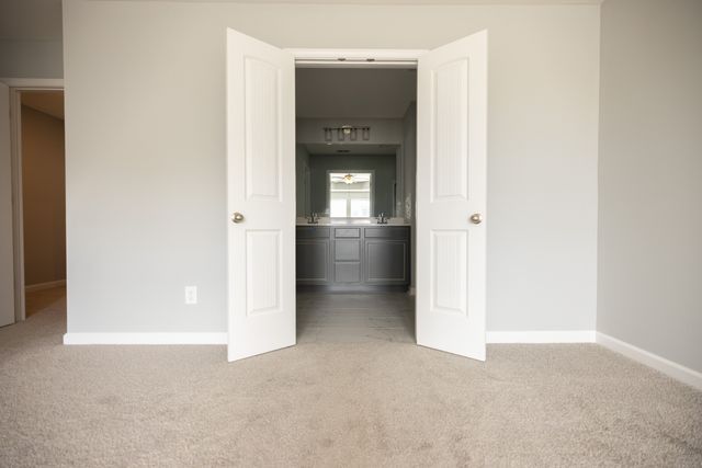 5740 Cloverwood Dr, Rockvale, TN 37153
