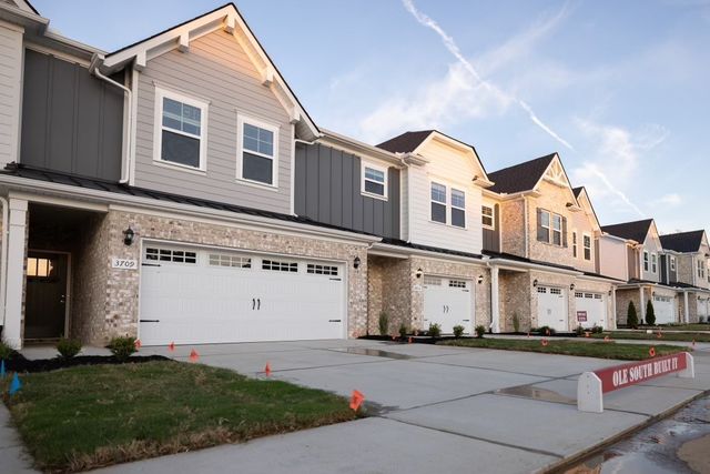 5740 Cloverwood Dr, Rockvale, TN 37153