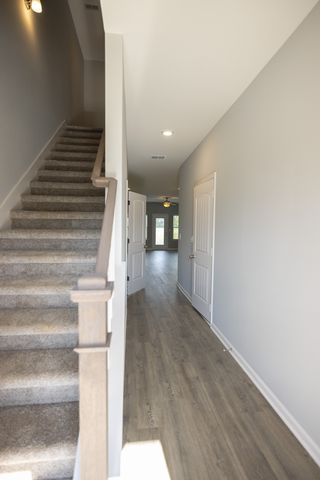 5740 Cloverwood Dr, Rockvale, TN 37153