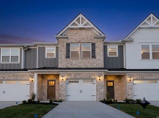 5740 Cloverwood Dr, Rockvale, TN 37153