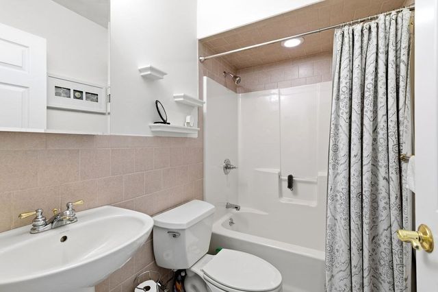 200 Roger Williams Ave 205, East Providence, RI 02916