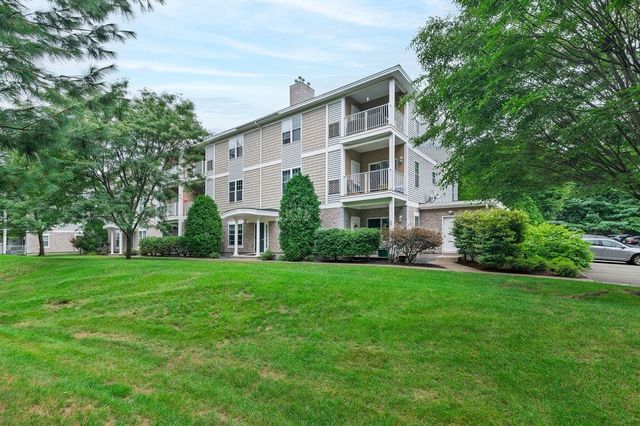 200 Roger Williams Ave 205, East Providence, RI 02916