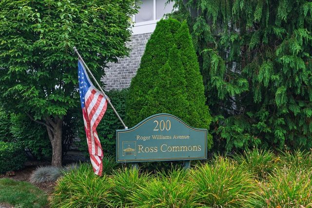 200 Roger Williams Ave 205, East Providence, RI 02916