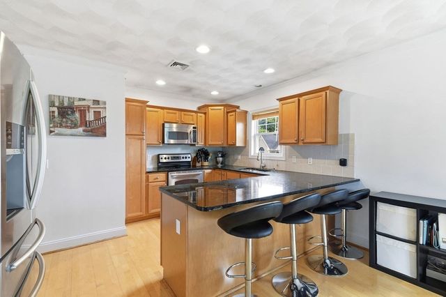 200 Roger Williams Ave 205, East Providence, RI 02916