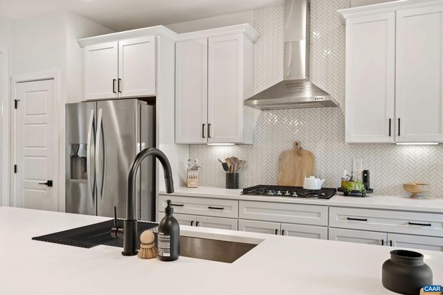 390 BISHOPGATE LN, Crozet, VA 22932