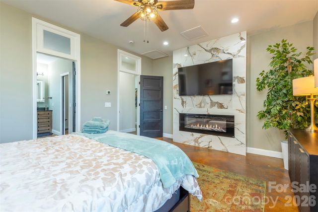 225 N Main Street C, Hendersonville, NC 28792