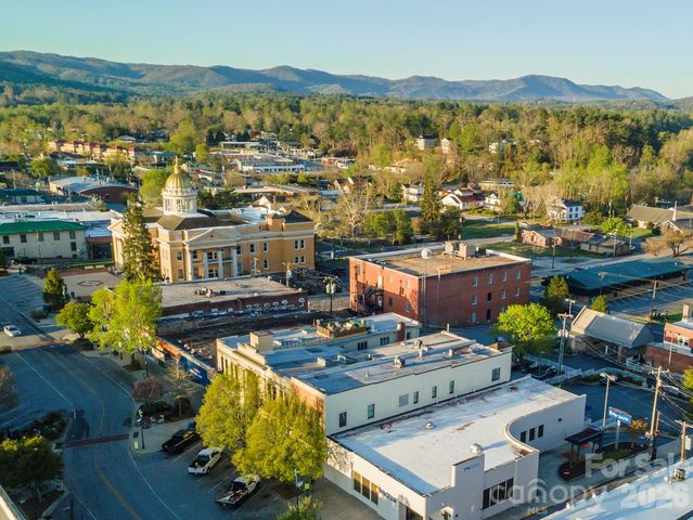 225 N Main Street C, Hendersonville, NC 28792