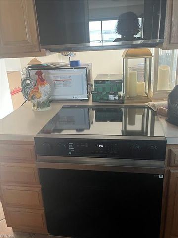 7505 River Rd Apt 4A, Newport News, VA 23607