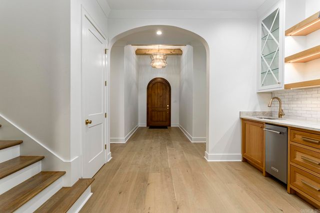 119 Falstone Dr, Little Rock, AR 72223