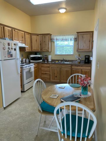 6609 County Road O-535, Ava, MO 65608