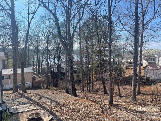 112 Deerfield Drive 185B, New London, NC 28127