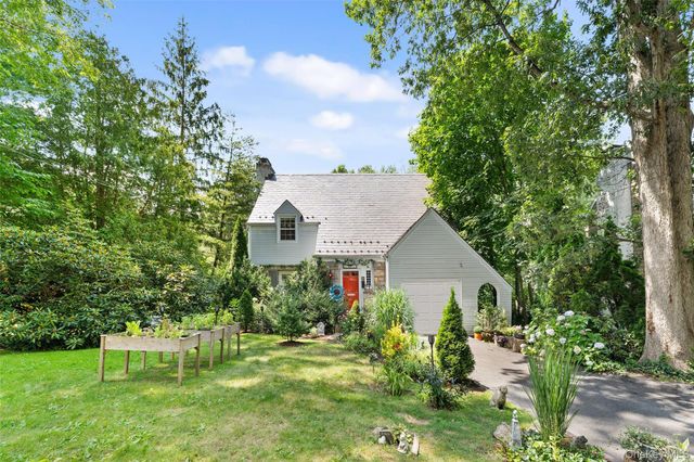 5 Coralyn Road, Scarsdale, NY 10583