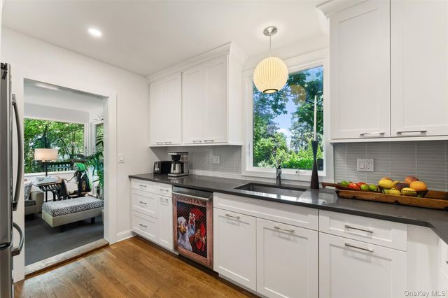 5 Coralyn Road, Scarsdale, NY 10583