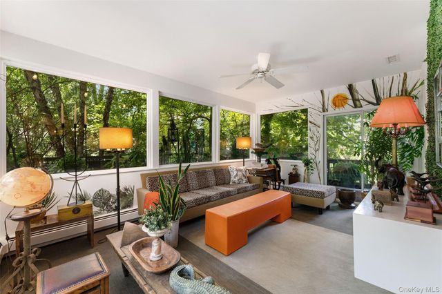 5 Coralyn Road, Scarsdale, NY 10583