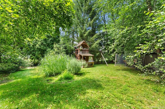 5 Coralyn Road, Scarsdale, NY 10583