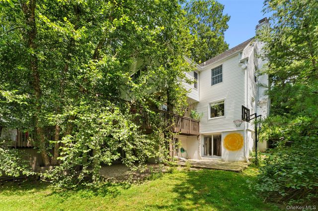 5 Coralyn Road, Scarsdale, NY 10583