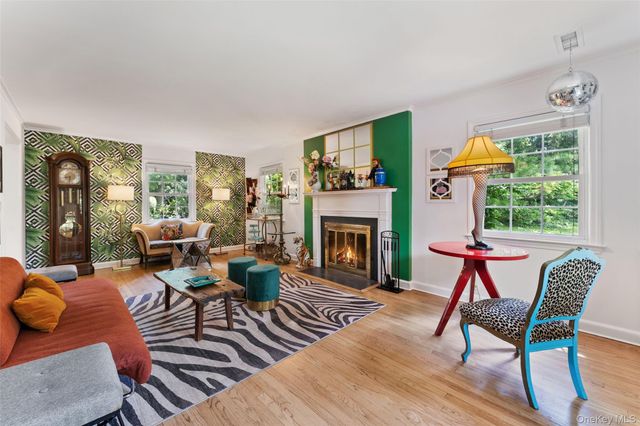 5 Coralyn Road, Scarsdale, NY 10583