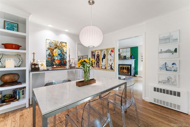 5 Coralyn Road, Scarsdale, NY 10583