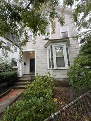 32 Oak 1, Somerville, MA 02143
