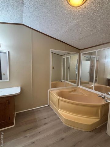 1478 Coachlight Lot 68, Flint, MI 48532
