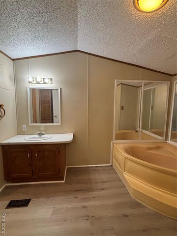 1478 Coachlight Lot 68, Flint, MI 48532