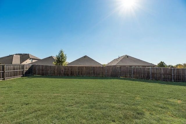 633 Bassett Hall Road, Fate, TX 75189