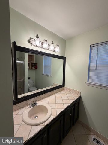 1322 BRADFORD LN, Bensalem, PA 19020