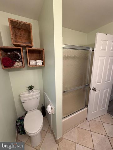 1322 BRADFORD LN, Bensalem, PA 19020