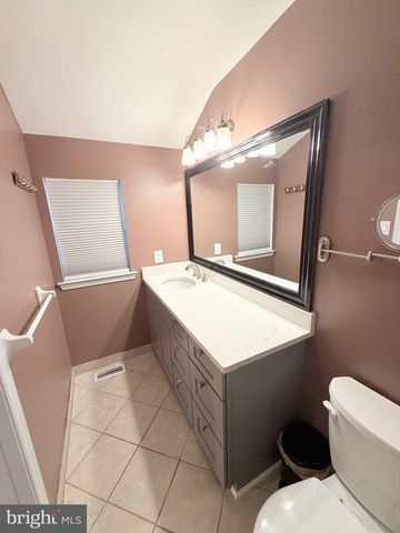 1322 BRADFORD LN, Bensalem, PA 19020
