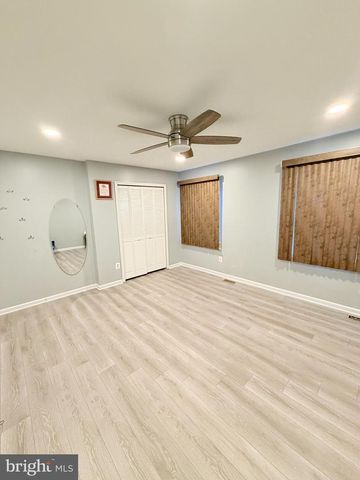 1322 BRADFORD LN, Bensalem, PA 19020