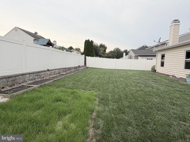 1322 BRADFORD LN, Bensalem, PA 19020