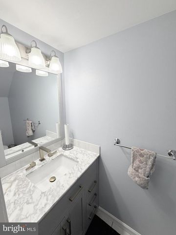 1322 BRADFORD LN, Bensalem, PA 19020