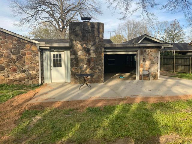 3006 Riverside dr., Pine Bluff, AR 71602