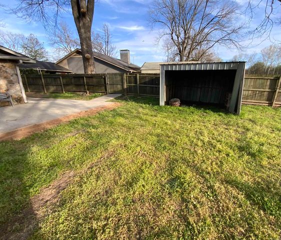 3006 Riverside dr., Pine Bluff, AR 71602