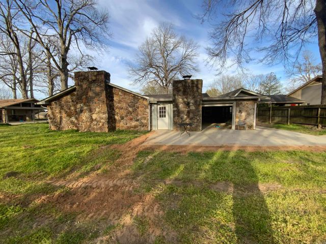 3006 Riverside dr., Pine Bluff, AR 71602