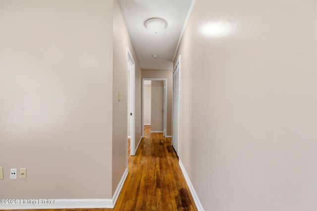 9114 New Maple Rd, Louisville, KY 40229
