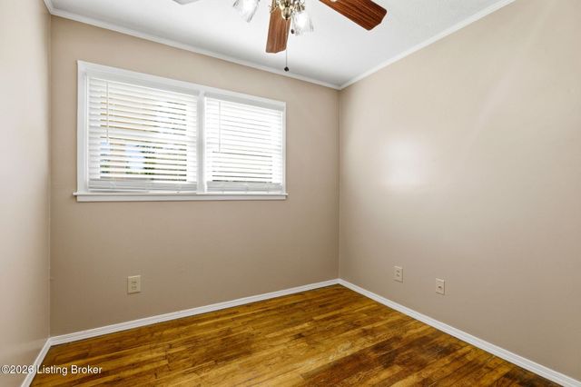 9114 New Maple Rd, Louisville, KY 40229